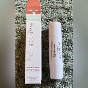 Wander Beauty On-The-Glow Blush and Illuminator - Sienna Sunset/Nude Glow.